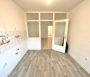 Frisch renovierte 4 Zimmerwohnung mit Balkon - Photo 4