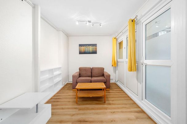 4 bedroom flat to rent - Photo 1