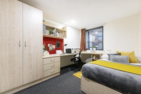 1 bedroom in a flat share to rent - Photo 2