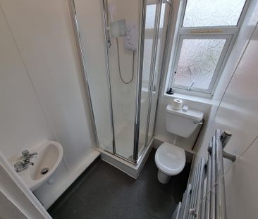 5 Bed Student Accommodation - Photo 4