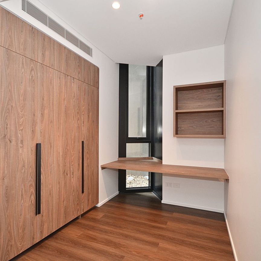 1 Bedroom Plus Study Room Apartment in Iconic Mason - Photo 1