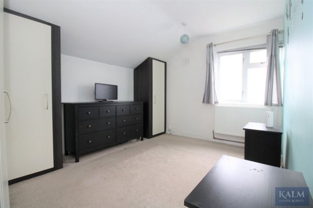 Bedwell Crescent, Stevenage, Hertfordshire - Photo 1