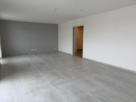 Sonnige Vierraum-Penthouse-Wohnung mit zwei Balkonterrassen....So will ich Wohnen! - Photo 2