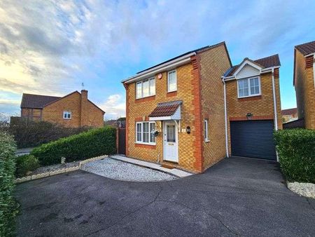 Hayward Close, Gloucester, GL4 - Photo 5