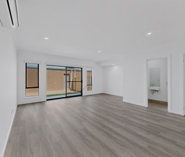 101 Prudence Parade, Point Cook VIC 3030 - House For Rent | Domain - Photo 3