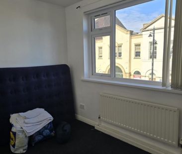 3 bedroom apartment to rent - Photo 3