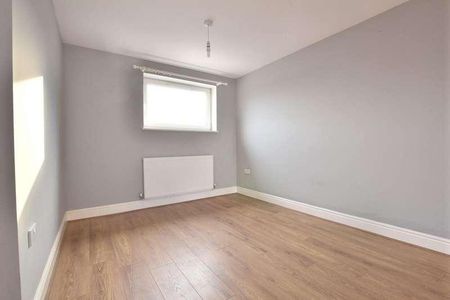 Longhorn Avenue, Gloucester, GL1 - Photo 2