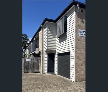 Freshly Painted Town House Close to Shops and Transport - Photo 1