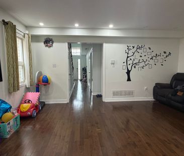 For Lease - 3252 Equestrian Crescent, Mississauga, Ontario - Photo 3