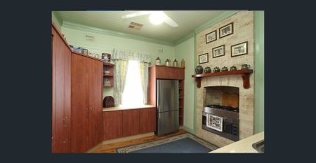 House for Rent in the heart of Merryland - Photo 2