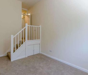 Farnham Road, Guildford, GU2 - Photo 6