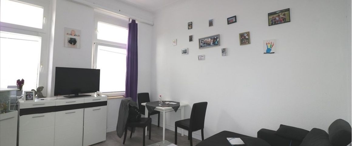 Charmante Altbauwohnung mit Flair – Ihr neues Zuhause in einem gepflegten Mehrfamilienhaus - Photo 1