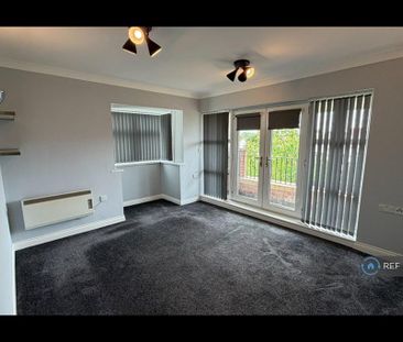 2 bedroom flat to rent - Photo 2