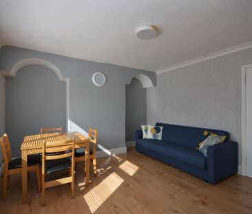 3 bedroom house - Photo 2