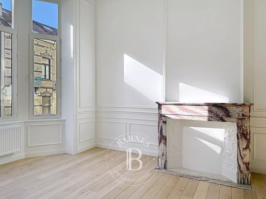 Châtelain - Beautifully renovated one-bedroom apartment. - Photo 1