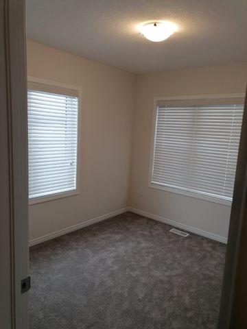 For Lease - 32 Oaktree Drive, Haldimand, Ontario - Photo 2