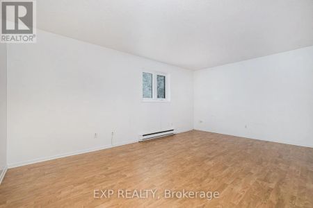 4 - 875 LAURIER STREET - Photo 3