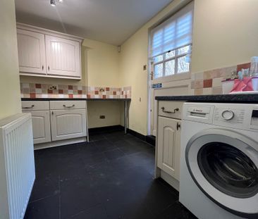 2 bedroom house to rent High Street, Kelvedon, CO5 - Photo 3