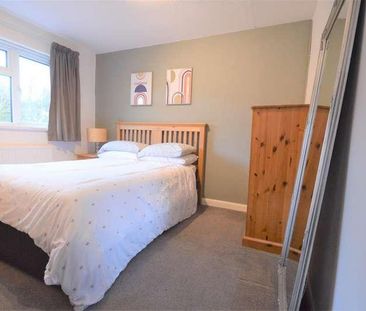 Millfield Drive, Cowbridge, CF71 - Photo 2