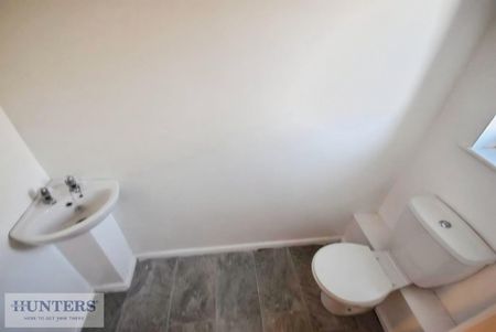 3 bedroom House To Let Total Size: 893 SQ FT - Photo 5