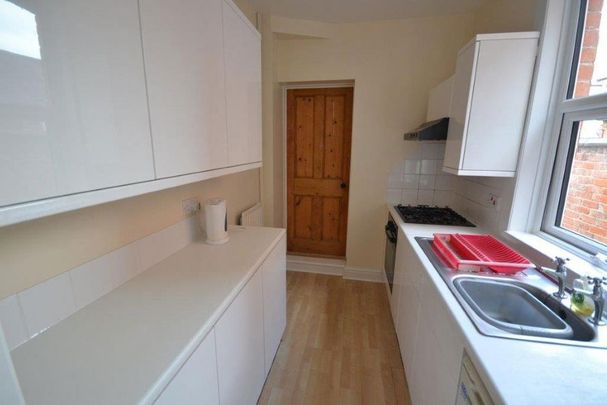 3 bedroom terraced house to rent - Photo 1