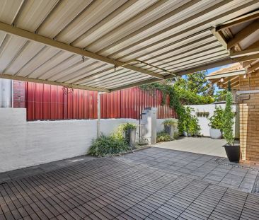 A Private Villa Retreat with Space to Live and Entertain - Photo 6