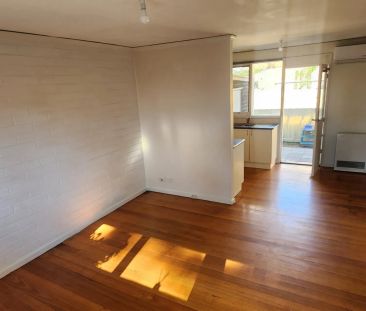 Ideally Located - 1 Bedroom Unit!! - Photo 4