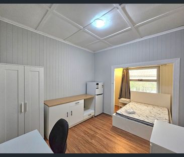 370 Sandgate Road, Albion, Qld 4010 - Photo 4