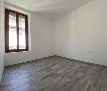 Location Appartement 3 pièces 62m² NIMES 30000 - Photo 3