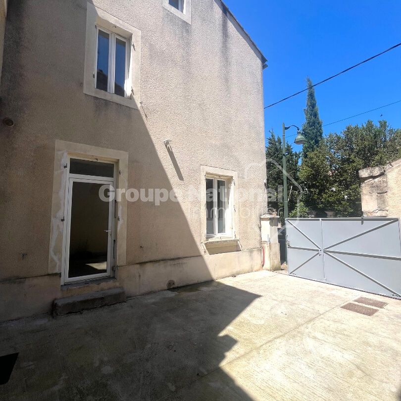 A LOUER - BARBENTANE - Maison de village avec 3 chambres et cour, - Photo 1