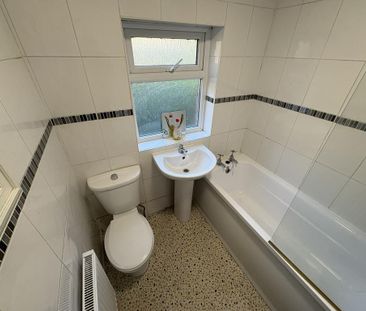 3 bedroom semi-detached house to rent - Photo 6