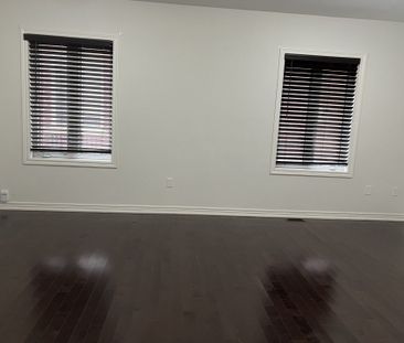 For Lease - 479 George Ryan Avenue, Oakville, Ontario - Photo 2