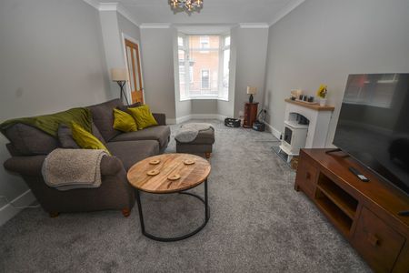 3 bed end of terrace house to rent in Cleveland Road, Barnes, SR4 - Photo 5