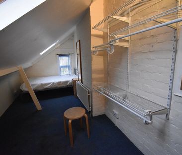 5 Bed Terraced House, Christchurch Road, RG2 - Photo 3