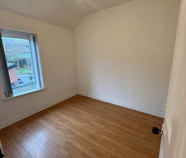 58 Beechmount Parade, Belfast, BT12 7LW - Photo 2