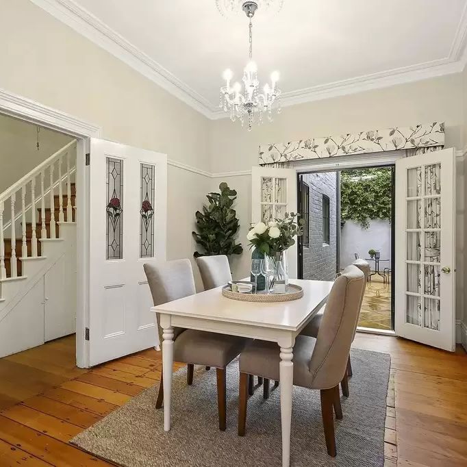 Charming Terrace in Prime Newtown - Photo 1