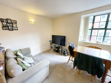 2 bedroom flat to rent - Photo 4