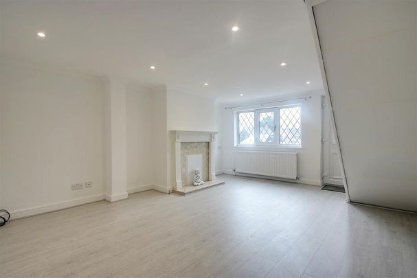 2 bedroom cottage to rent - Photo 1