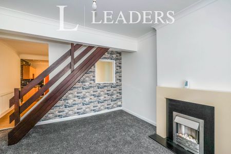 2 bedroom mid-terrace to rent Penhale Road, Fratton PO1 - Photo 4