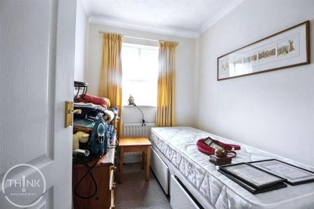 3 bedroom semi-detached house to rent - Photo 5