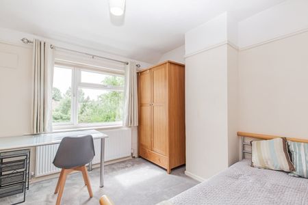 Crotch Crescent, Marston - Photo 4