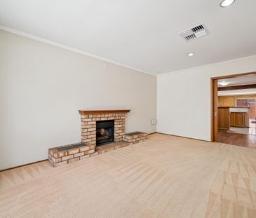 Charming Character - Photo 1