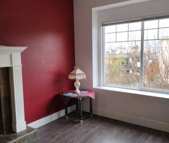 NICE TWO BEDROOMS FULLY FURNISHED IN RENOVATED HOME (VANCOUVER) - Photo 2