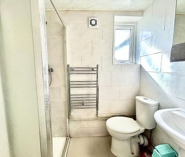 1 bedroom in a house share to rent - Photo 5