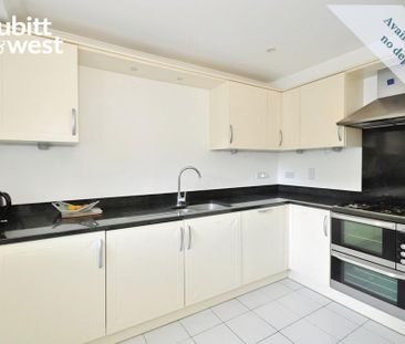 4 bedroom terraced house to rent - Photo 5