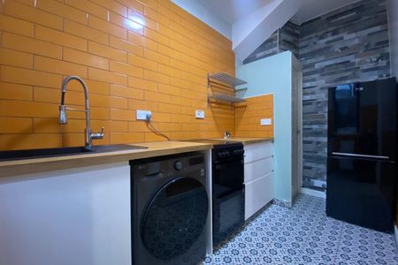 Edinburgh Place - Photo 4