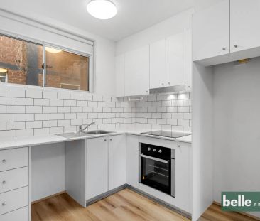 Renovated One Bedroom Apartment Close To Tramsheds & Light Rail - Photo 1