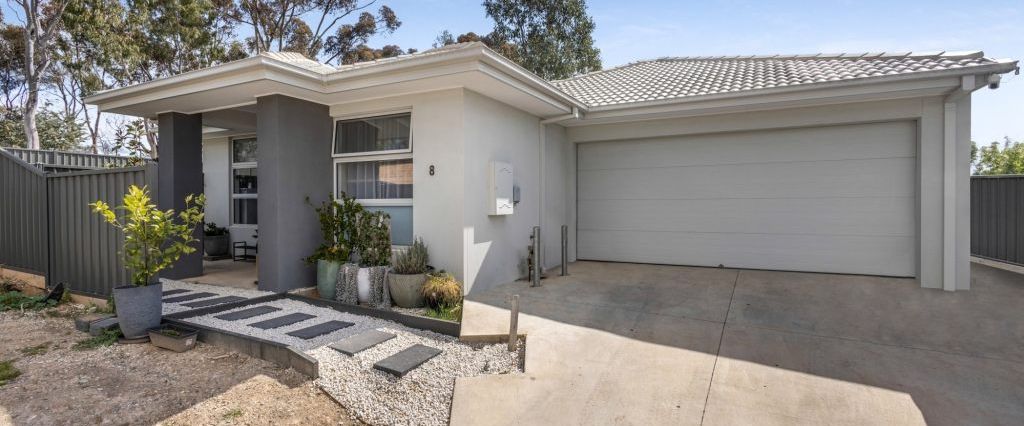8/12 Heinz Street, White Hills - Photo 1