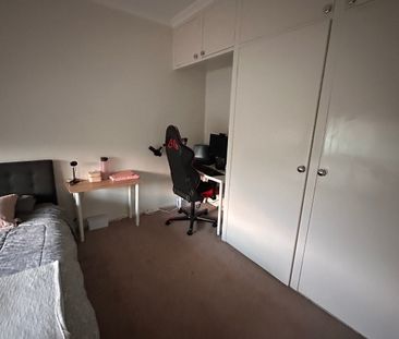 Elsternwick - Photo 6