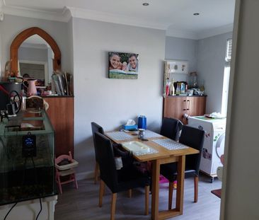 3 Bed Terraced House, Braemar Avenue, CR2 - Photo 5